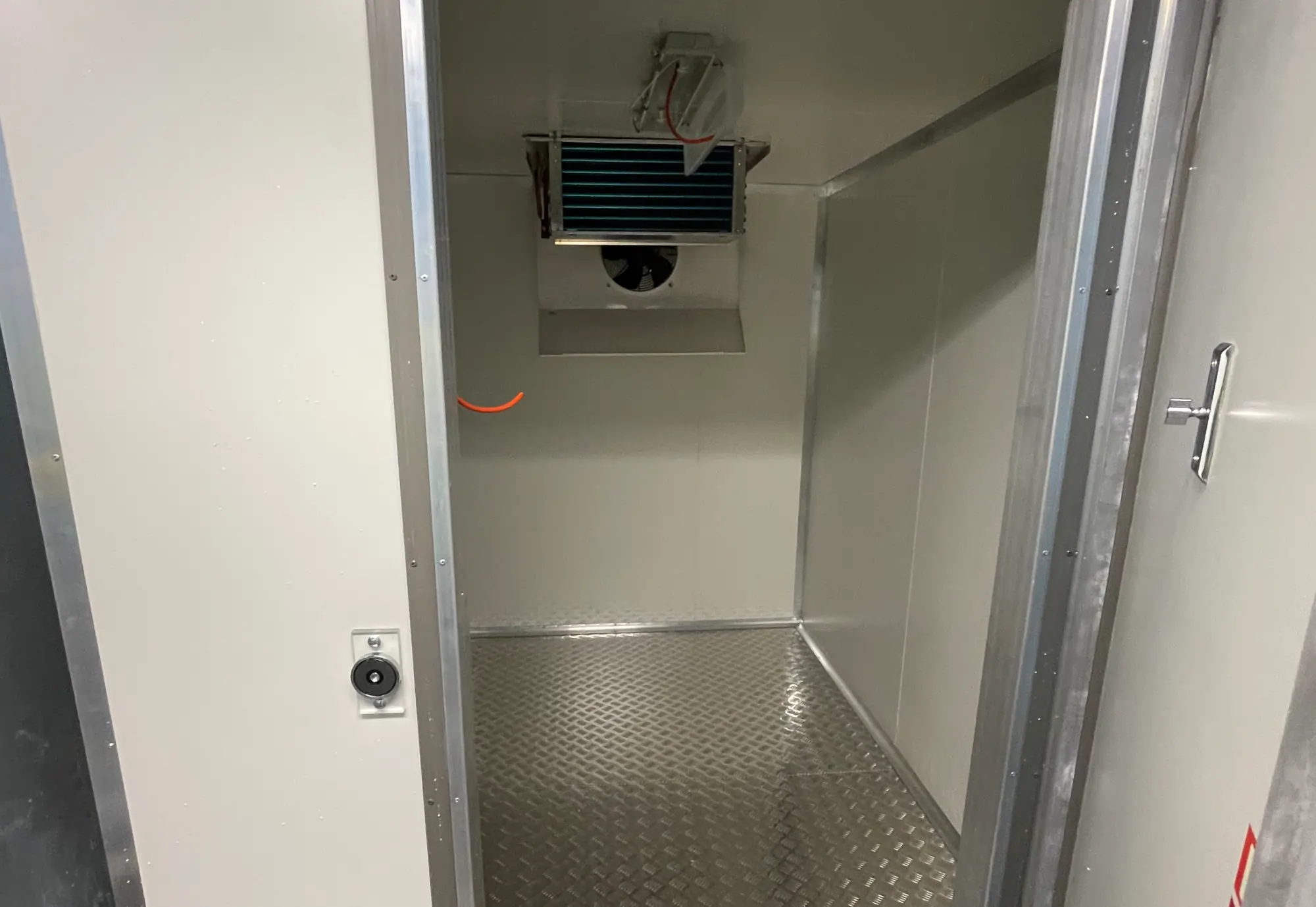 Kit and modular insulated panel room build